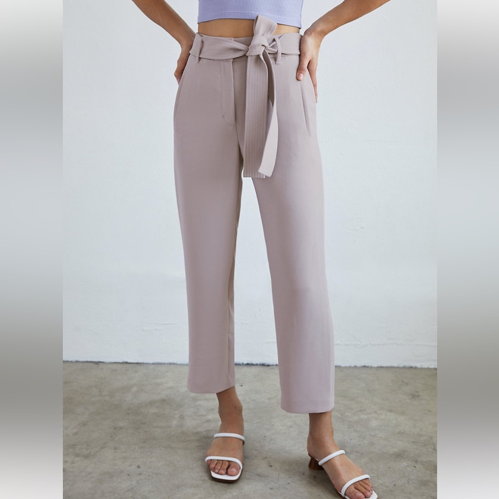 Aritzia Gull-Grey Tie Front Pant (Size 8)